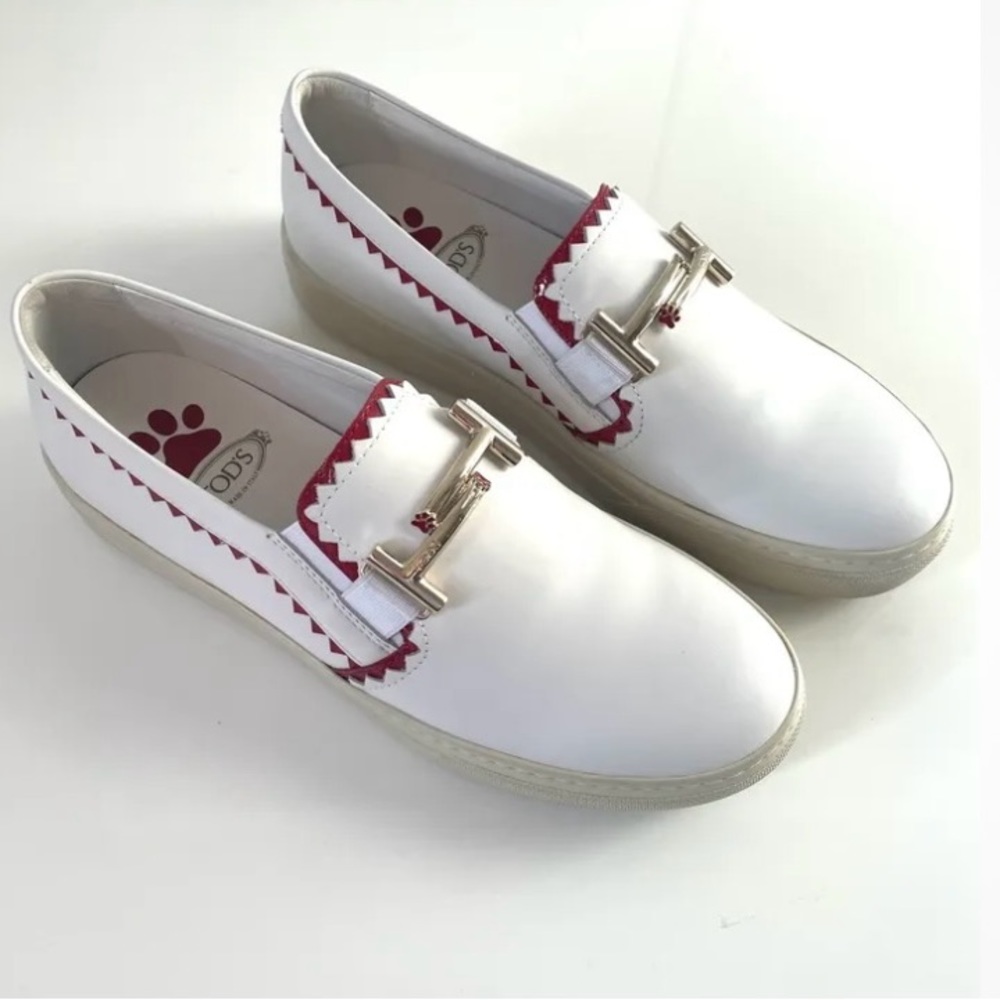 LIMITED EDITION Tods Year of the Dog slip ons